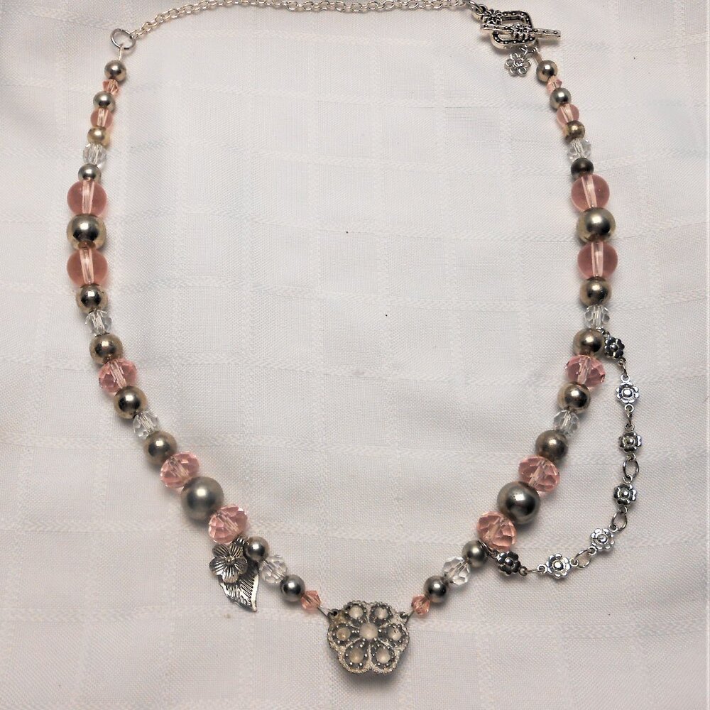 No 1083 Beautiful handmade set: asymmetrical necklace and earrings